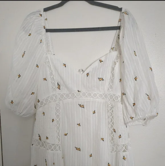 ASOS DESIGN Curve Premium puff sleeve trapeze midi dress Size 12 Cottage Core - Picture 4 of 8